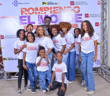 Fundaciones Enciende Una Luz y AHF RD celebran el Día Internacional de la Niña en La Romana